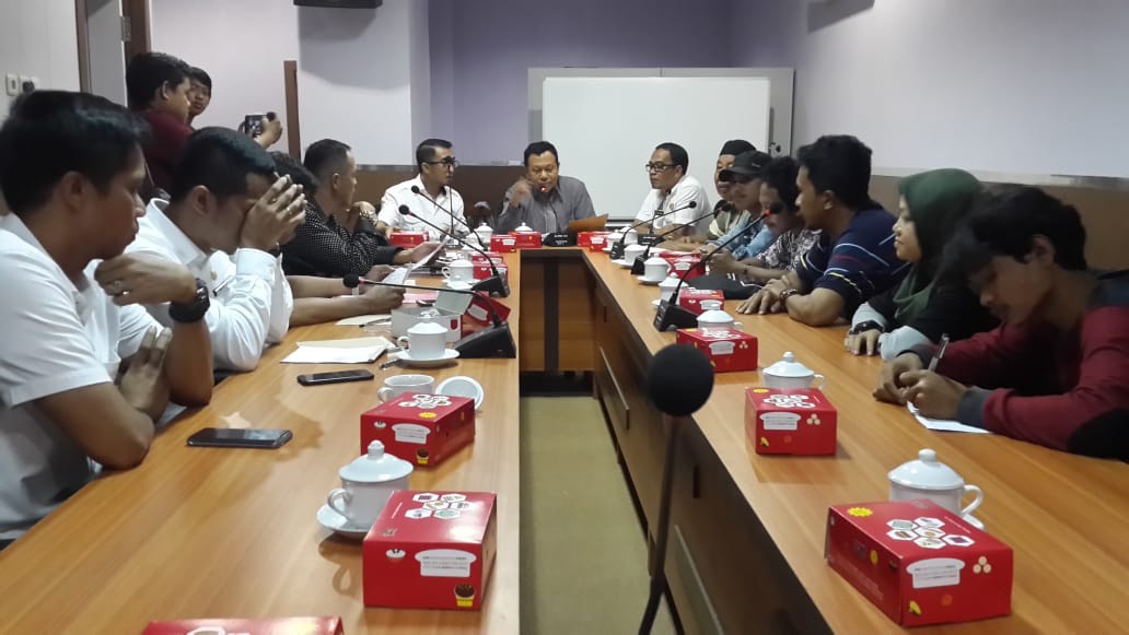DPRD Makassar Gelar RDP Bersama PK5 Kelapa Muda