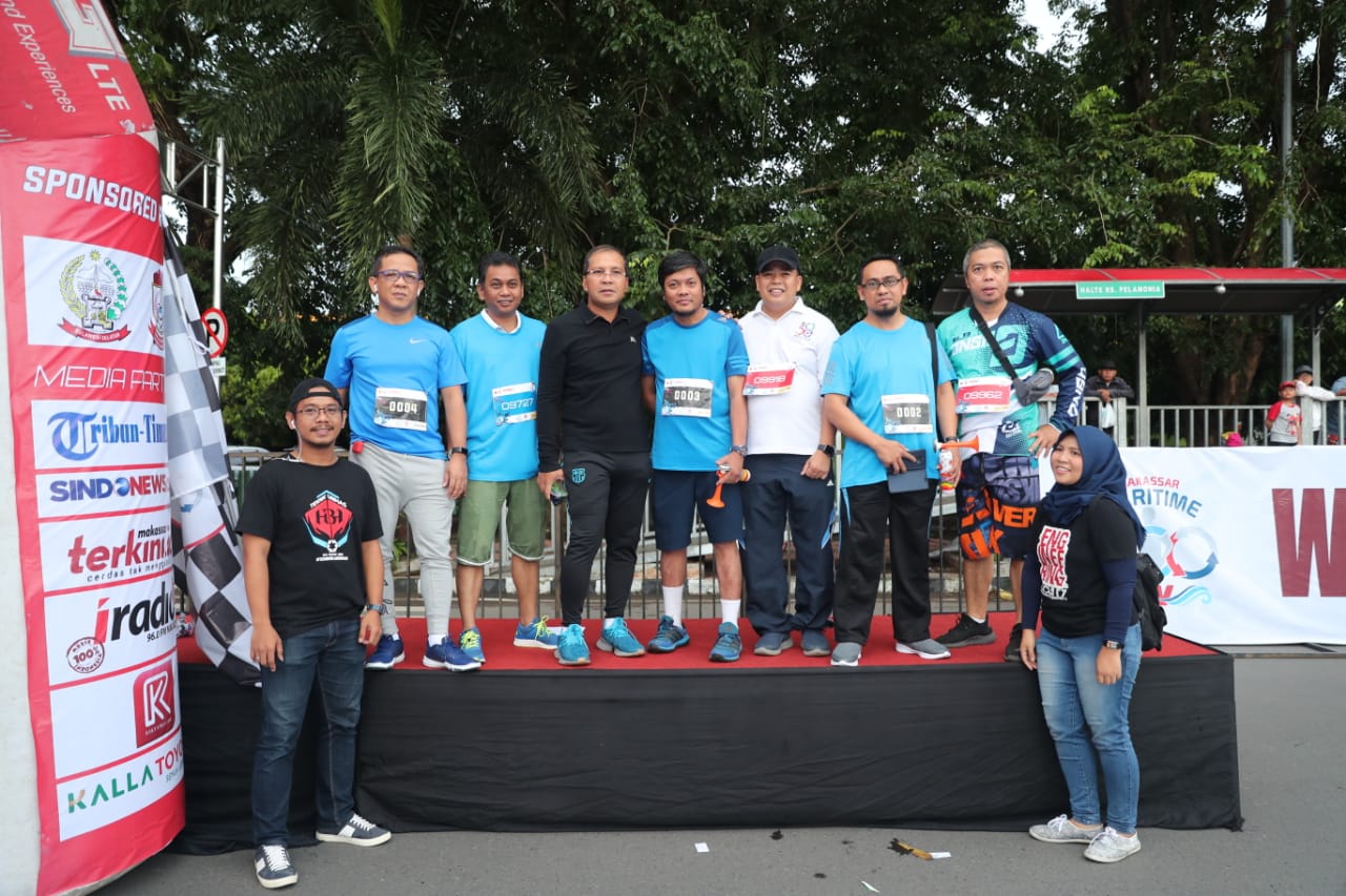 Danny Lepas Maritime Eco Run yang Dihelat Ikatek Unhas Makassar