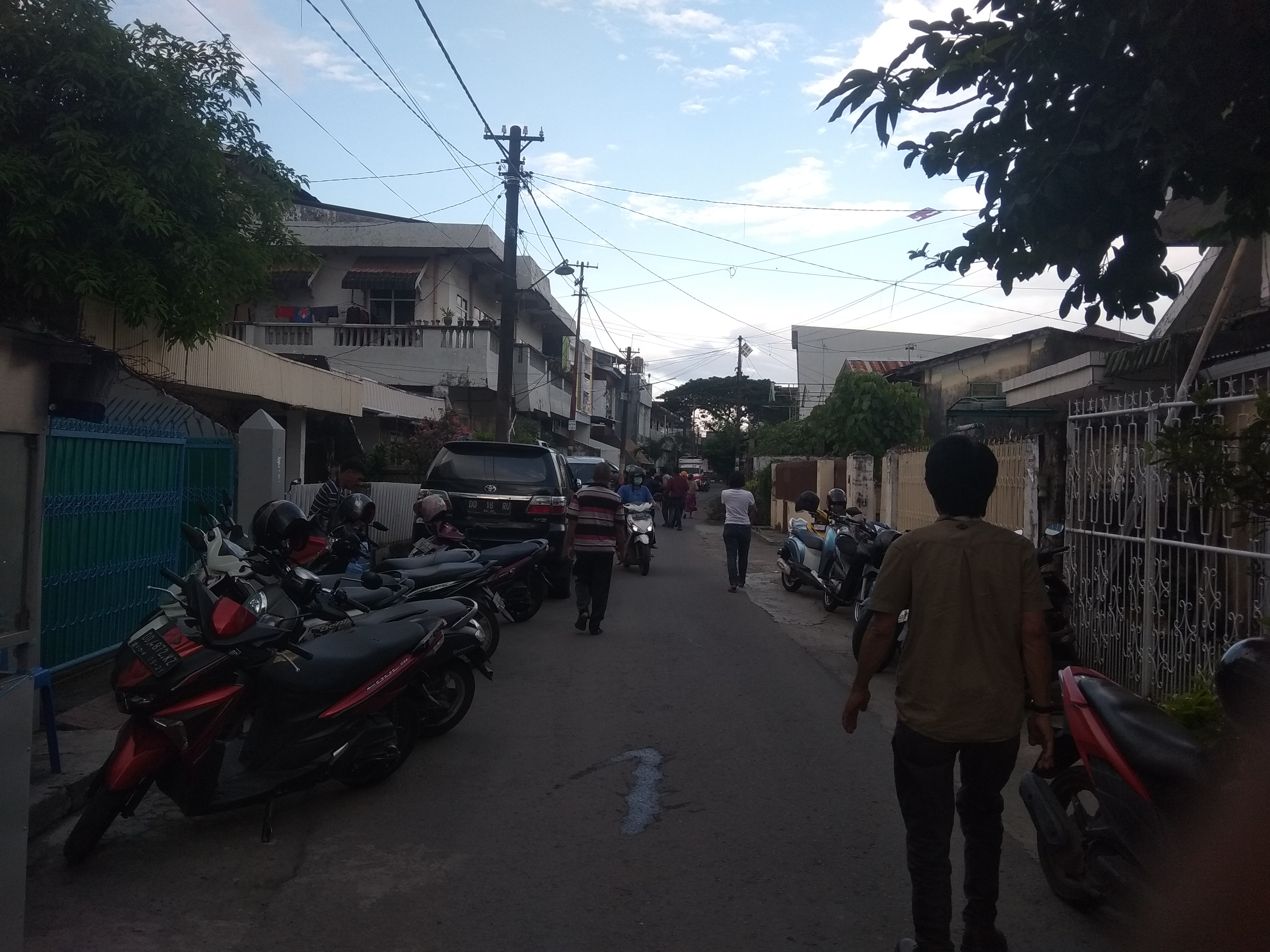 Anggota PPS di Kecamatan Makassar Kesurupan saat Rekapitulasi Berlangsung
