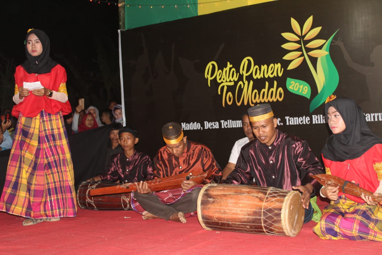 Keseruan Pesta Panen di Dusun Maddo