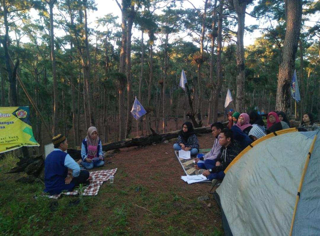Upgrading dan Perekrutan Anggota Baru Karang Taruna Ulugalung Di Hutan Pinus Rombeng.