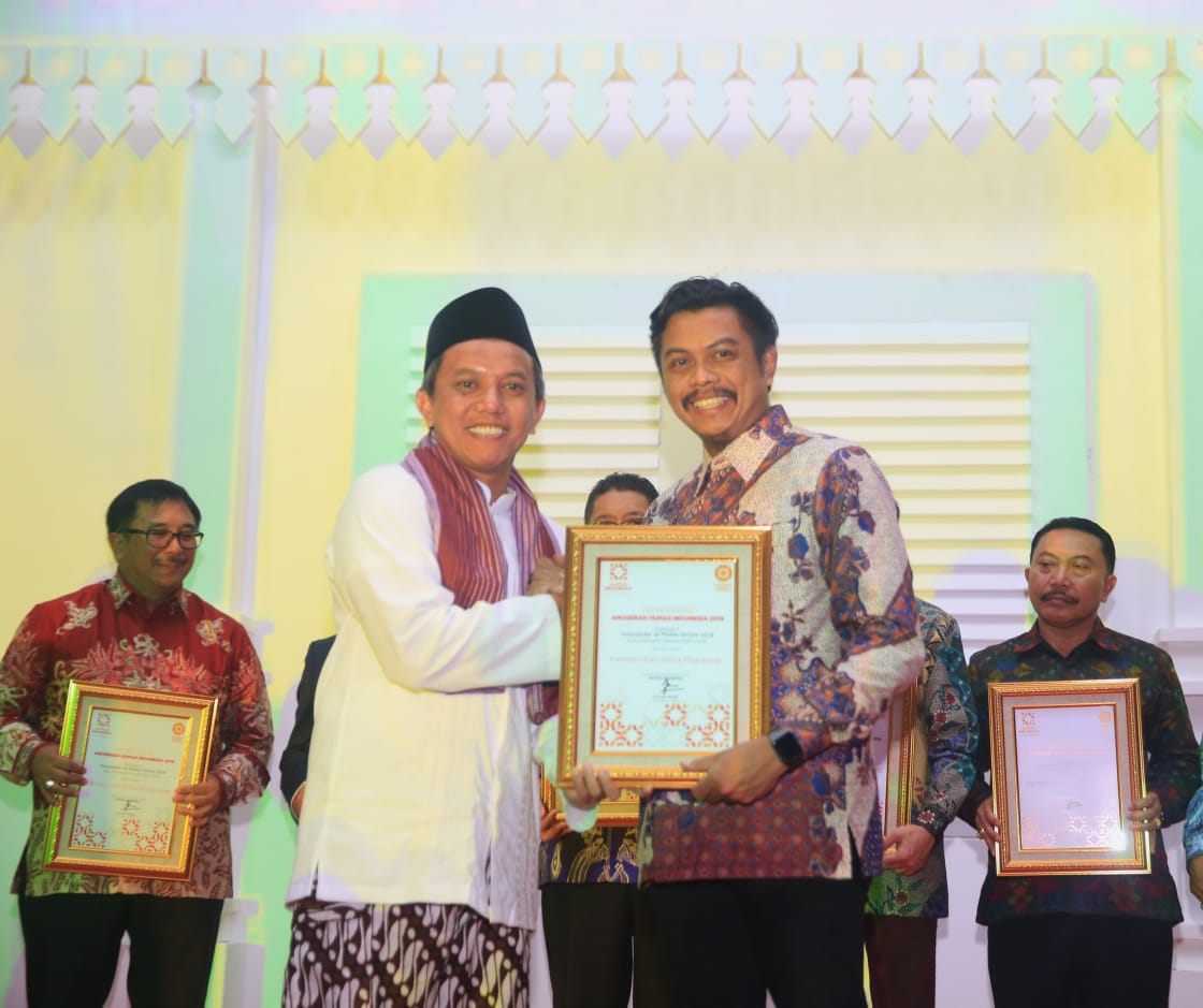 Humas Makassar Raih Dua Penghargaan Kompetisi AHI 2019