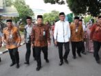 Iqbal Suhaeb Dampingi Nurdin Abdullah Sambut Jemaah Haji Kloter 1 Asal Makassar