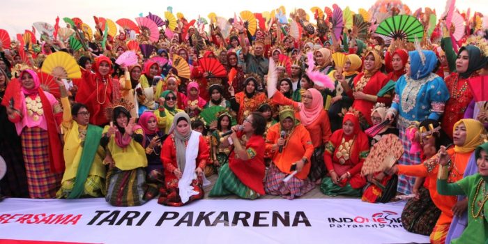 Iqbal Suhaeb Uji Seberapa Indonesianya Kamu, Lewat Flash Mob Pakarena