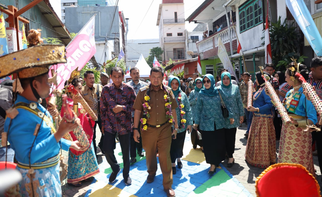 Pj Walikota Makassar Iqbal Suhaeb Buka HKG PKK KB
