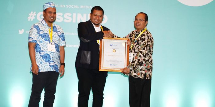 PP IGI Berikan Penghargaan Anugerah Pendidikan 2019 Kepada Pj Walikota Makassar Iqbal Suhaeb