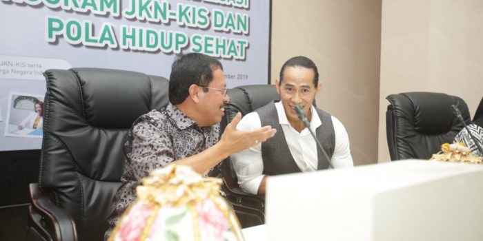 Setda Kota Makassar Bersama Ade Rai Mensosialisasikan Program JKN-KIS