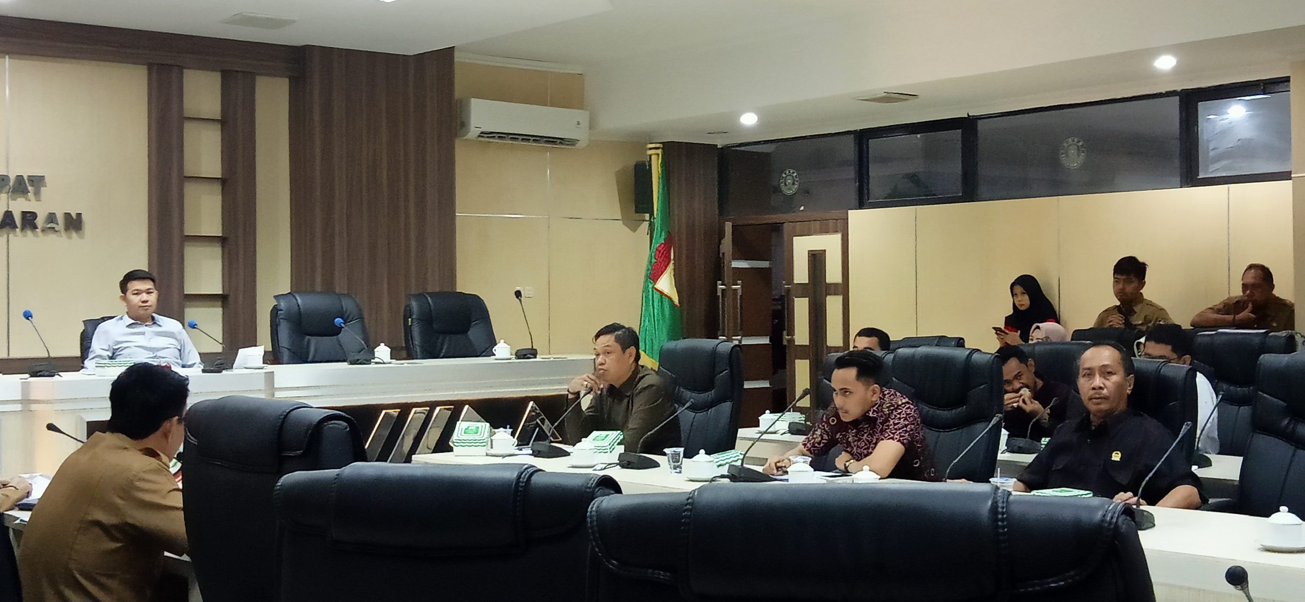 Rapat Raperda di DPRD Kota Makassar Berjalan Alot, Ini Sebabnya
