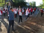 Warga Telkomas Bergembira Senam Bersama Danny Pomanto