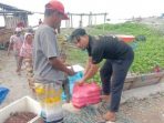 Pejuang Subuh Bulukumba Bagikan Nasi Kotak